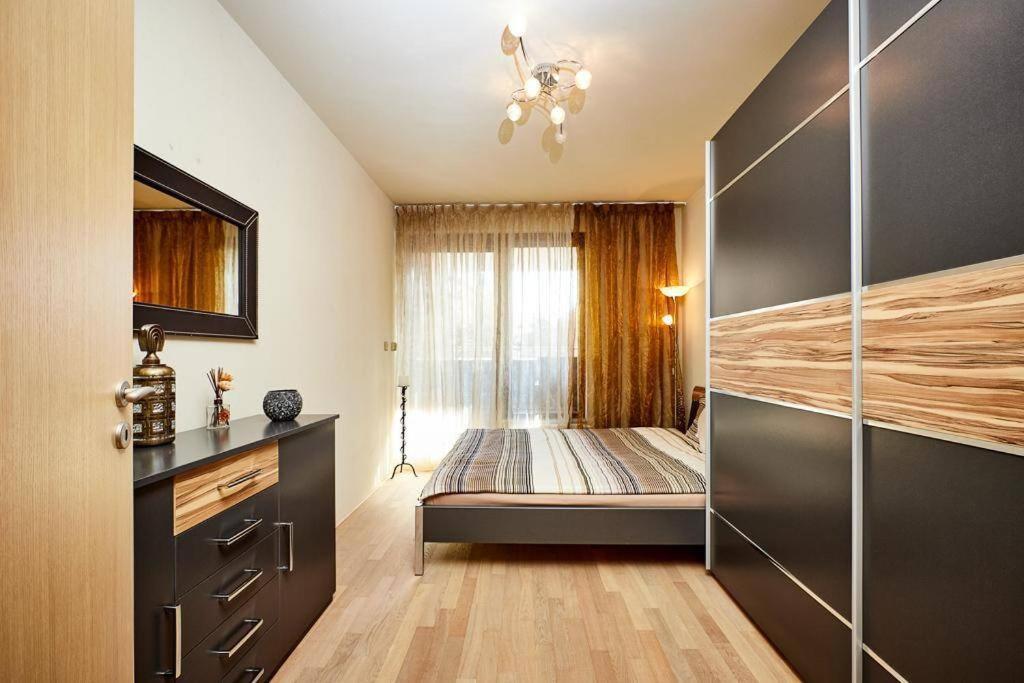 Luxury Apartment In Prague And Free Parking Praga Exterior foto