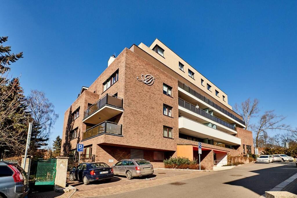 Luxury Apartment In Prague And Free Parking Praga Exterior foto