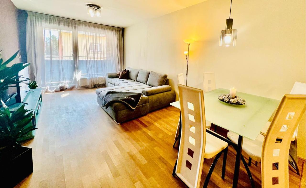 Luxury Apartment In Prague And Free Parking Praga Exterior foto