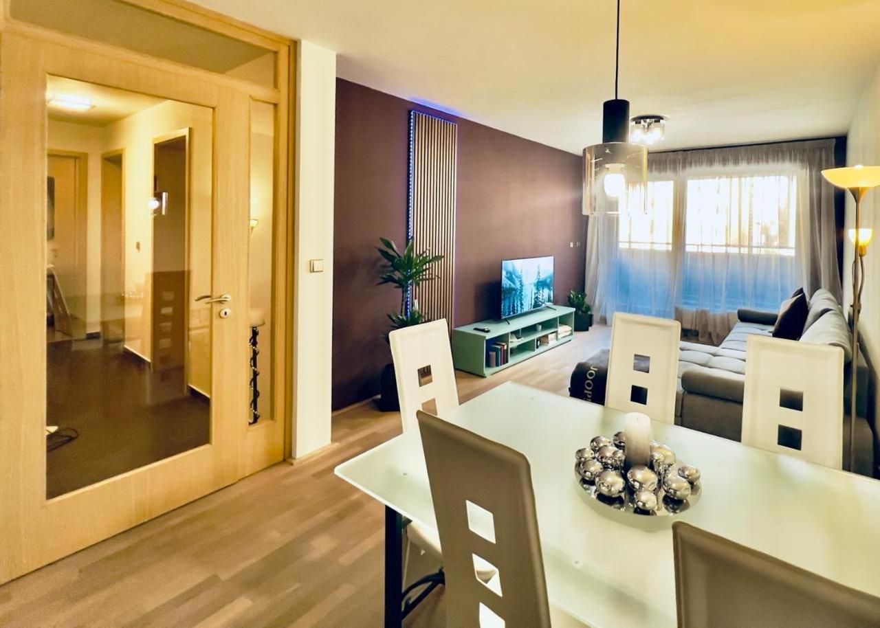 Luxury Apartment In Prague And Free Parking Praga Exterior foto