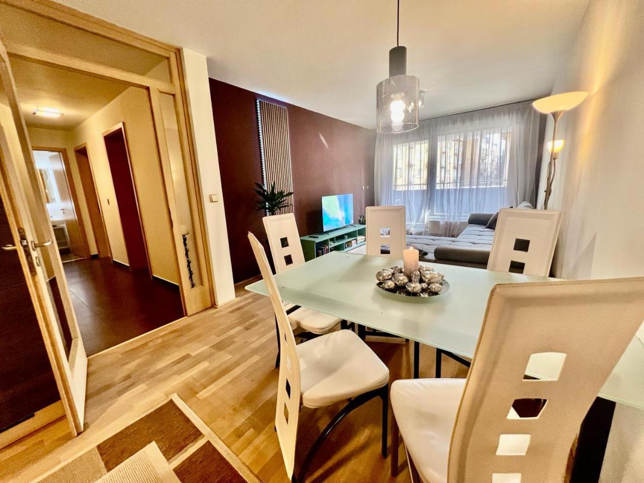 Luxury Apartment In Prague And Free Parking Praga Exterior foto