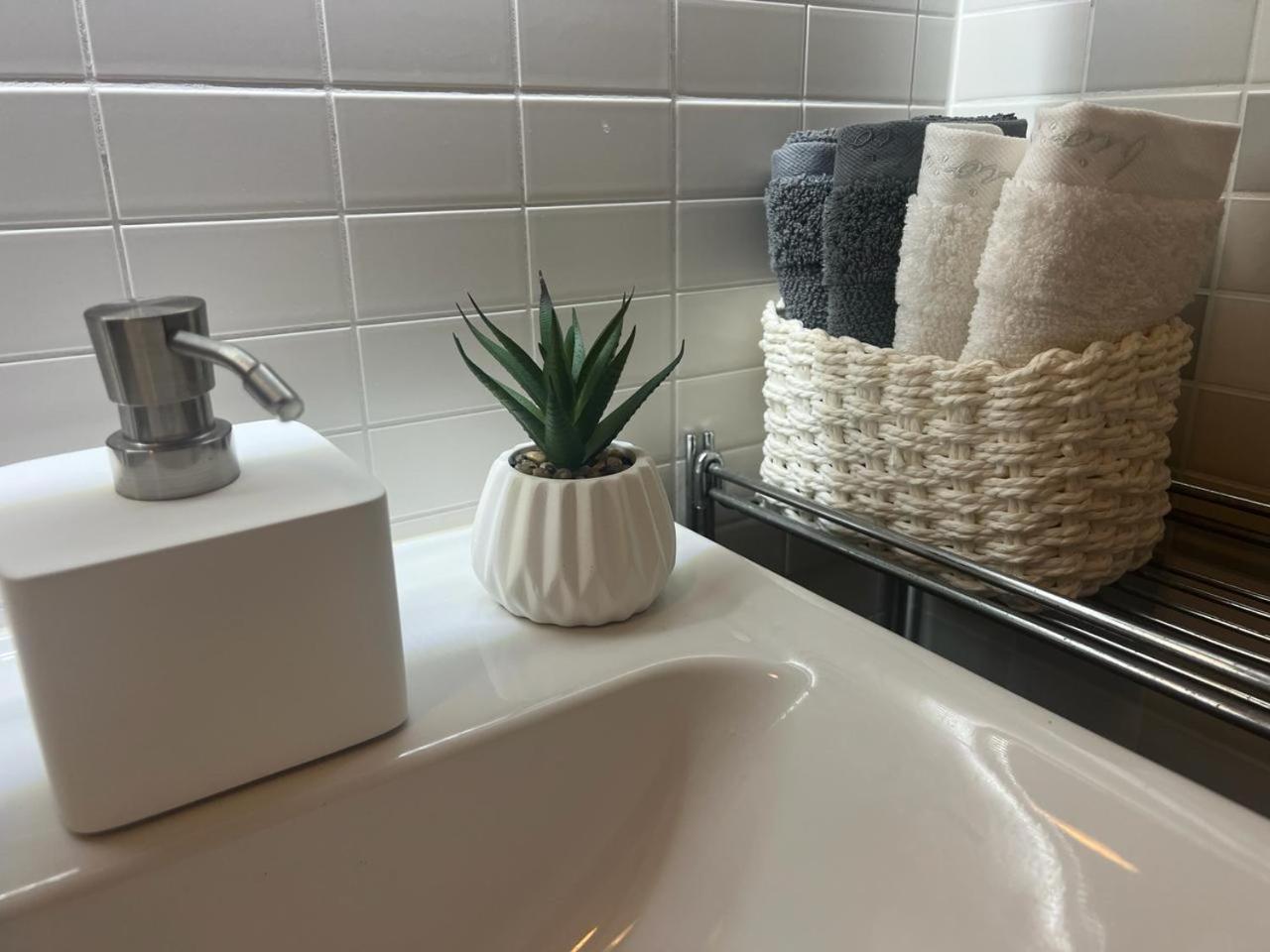 Luxury Apartment In Prague And Free Parking Praga Exterior foto